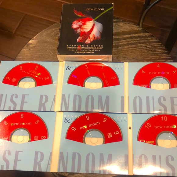 NEW MOON from TWILIGHT SAGA Random house Audio & Listening Library - Picture 4 of 4